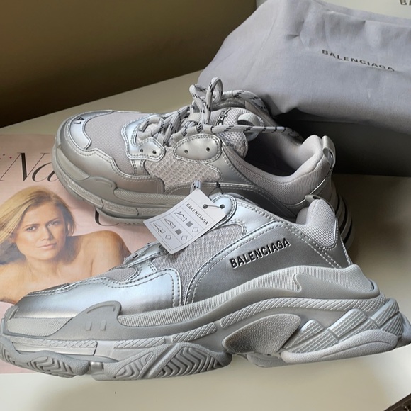 - Balenciaga slivers color women’s sneakers - Picture 1 of 15
